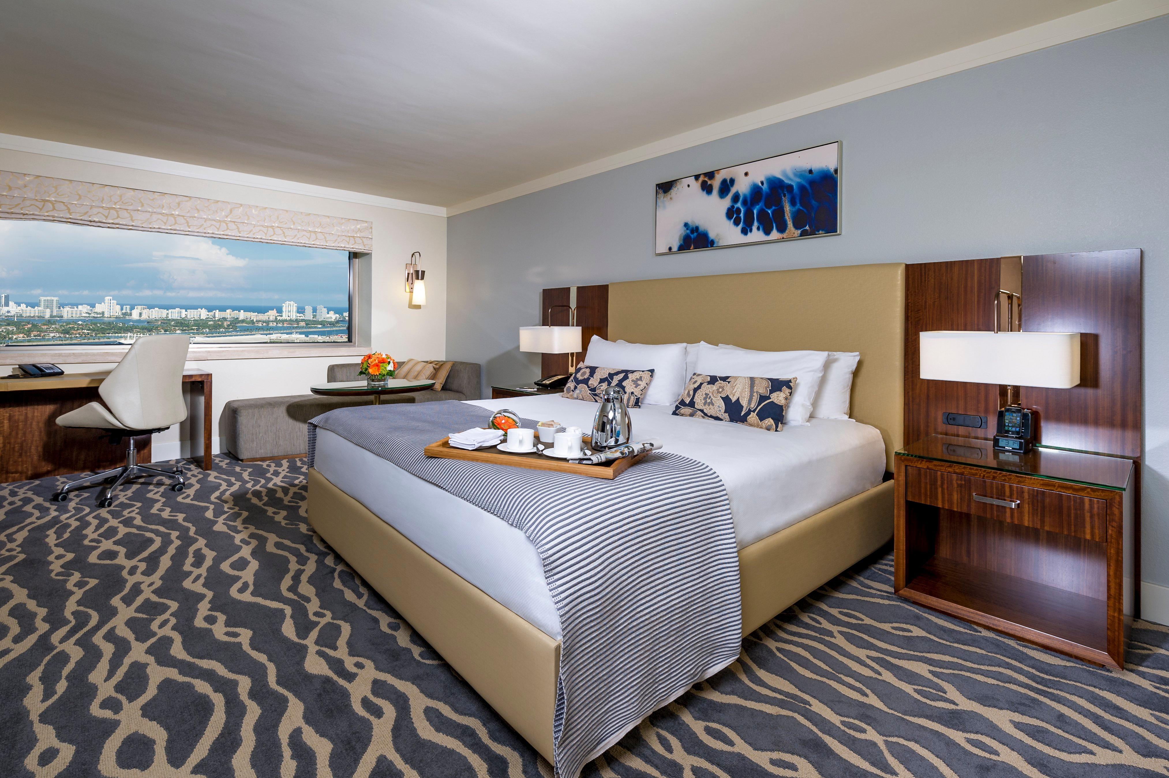 Intercontinental Miami By Ihg Hotel Exterior photo A guest room at the Hilton San Diego Bayfront