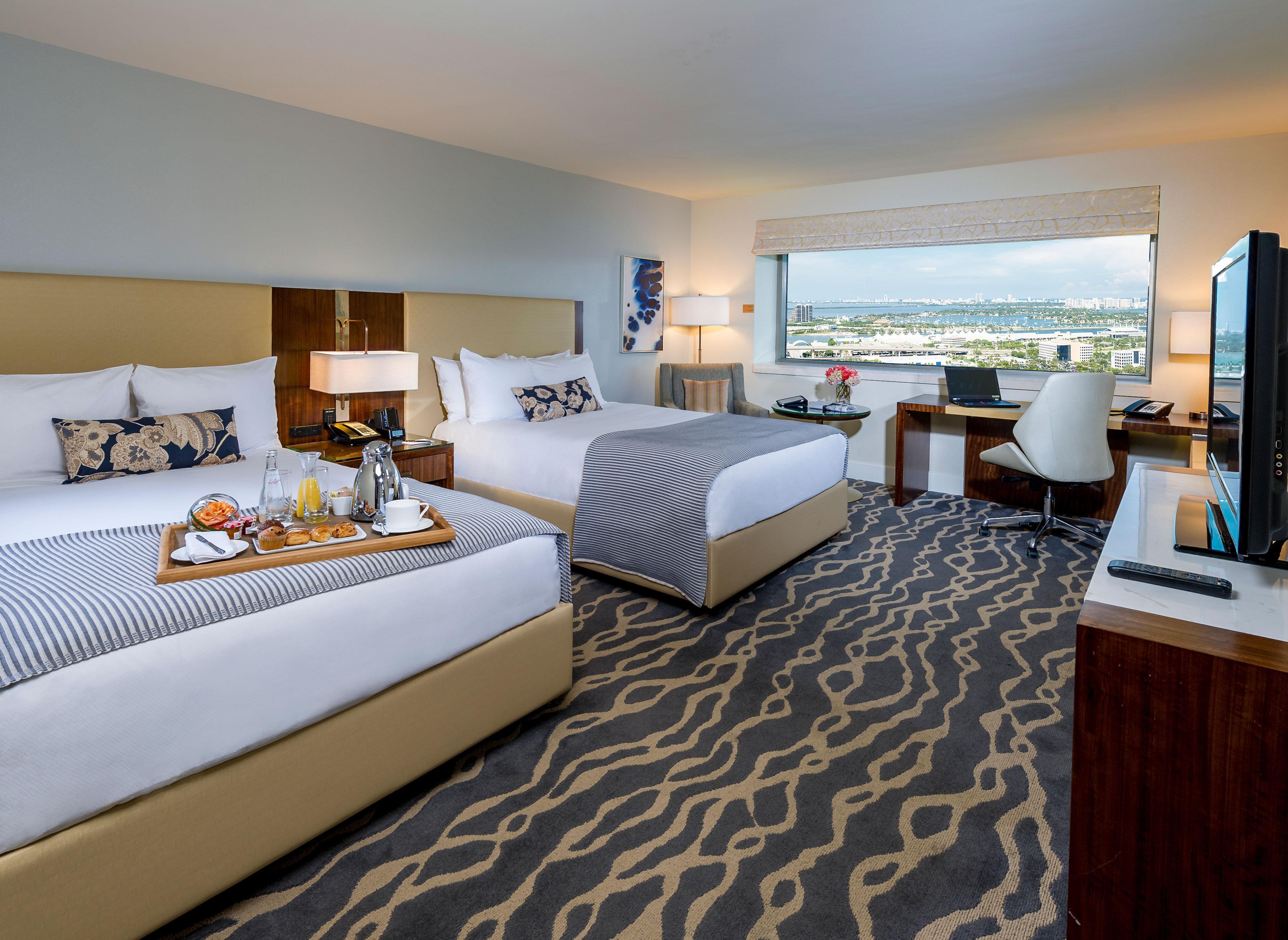 Intercontinental Miami By Ihg Hotel Exterior photo A guest room at the Hilton San Diego Bayfront