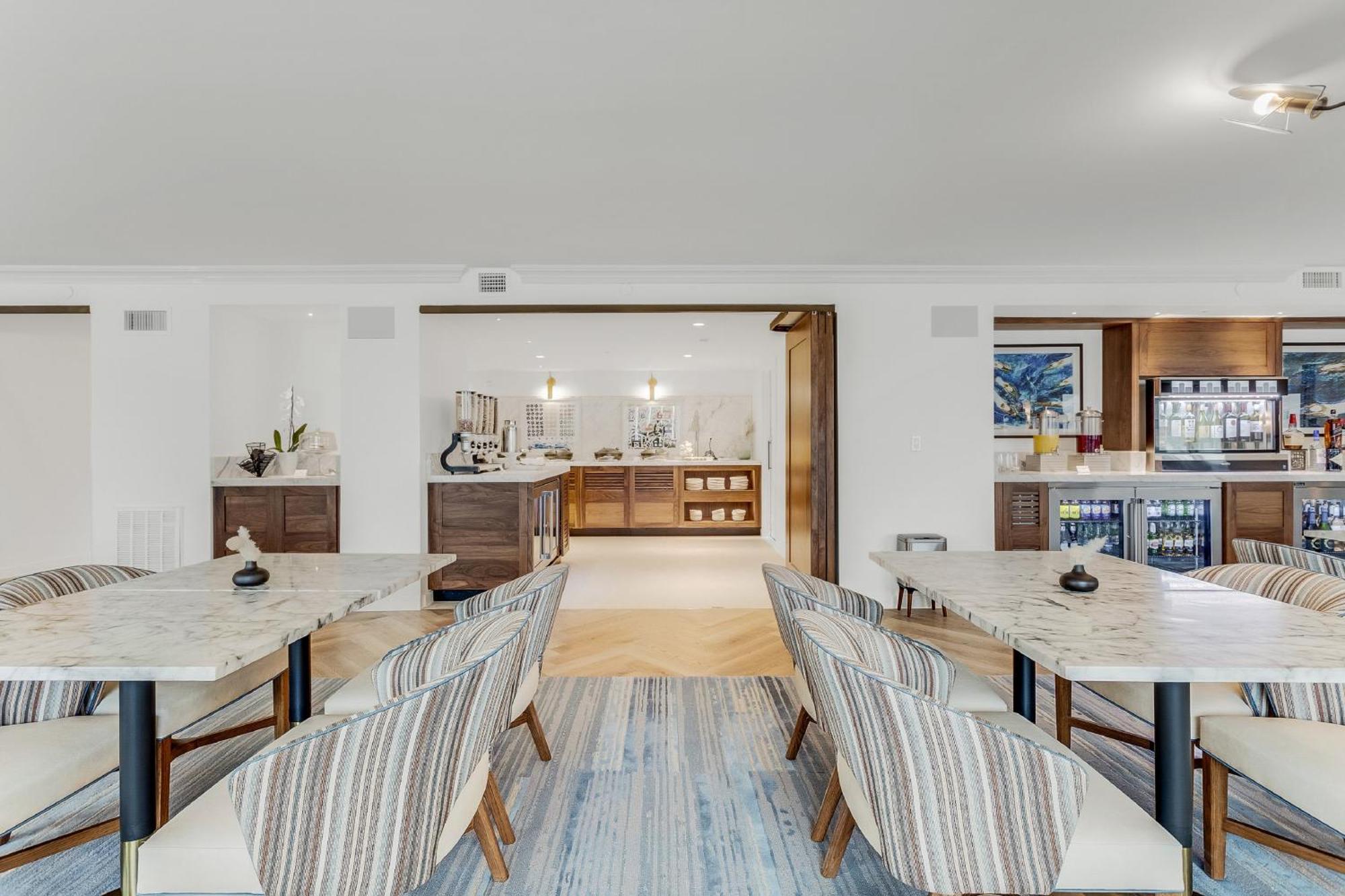 Intercontinental Miami By Ihg Hotel Exterior photo The dining room at the 2018-19 clubhouse