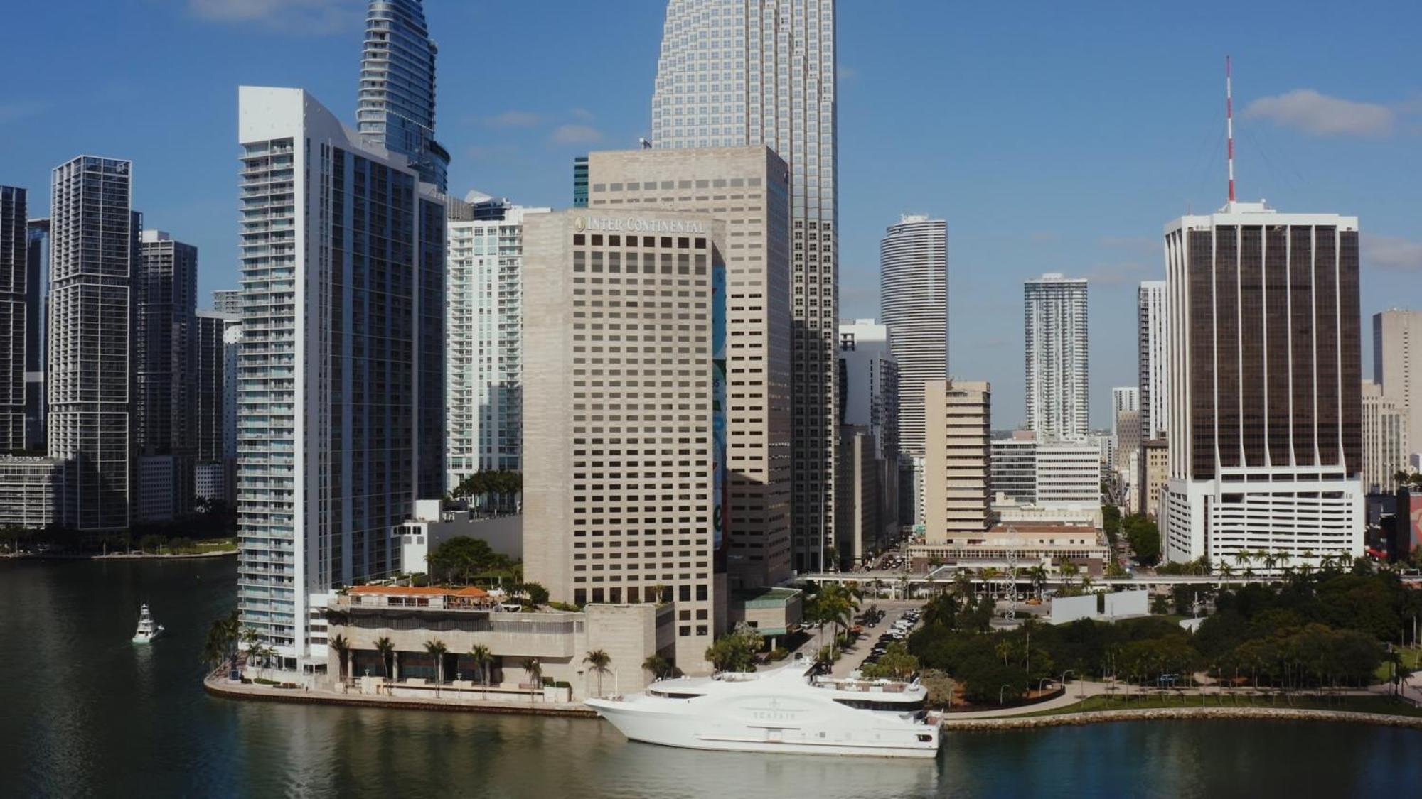 Intercontinental Miami By Ihg Hotel Exterior photo Brickell on the River