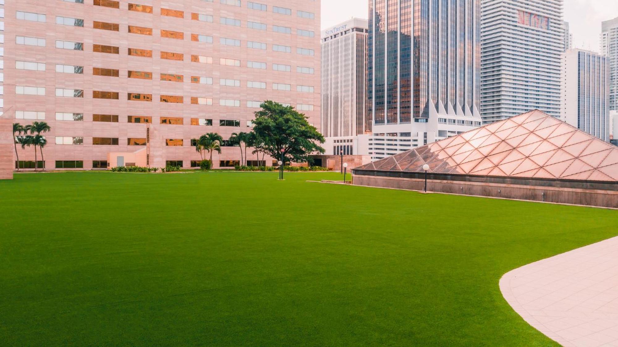 Intercontinental Miami By Ihg Hotel Exterior photo The lawn at the Bank of America Center