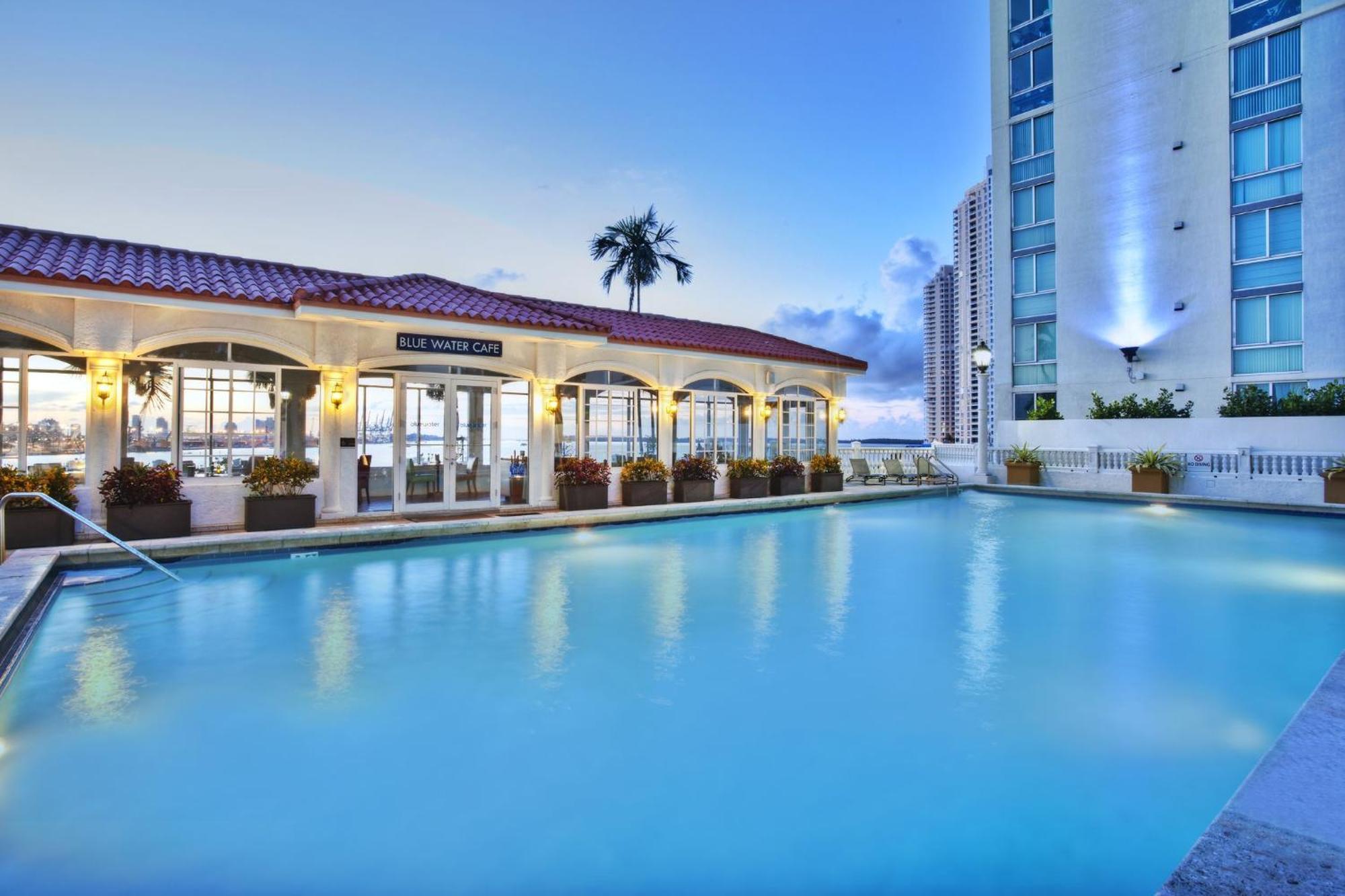 Intercontinental Miami By Ihg Hotel Exterior photo The pool at the Hilton San Juan