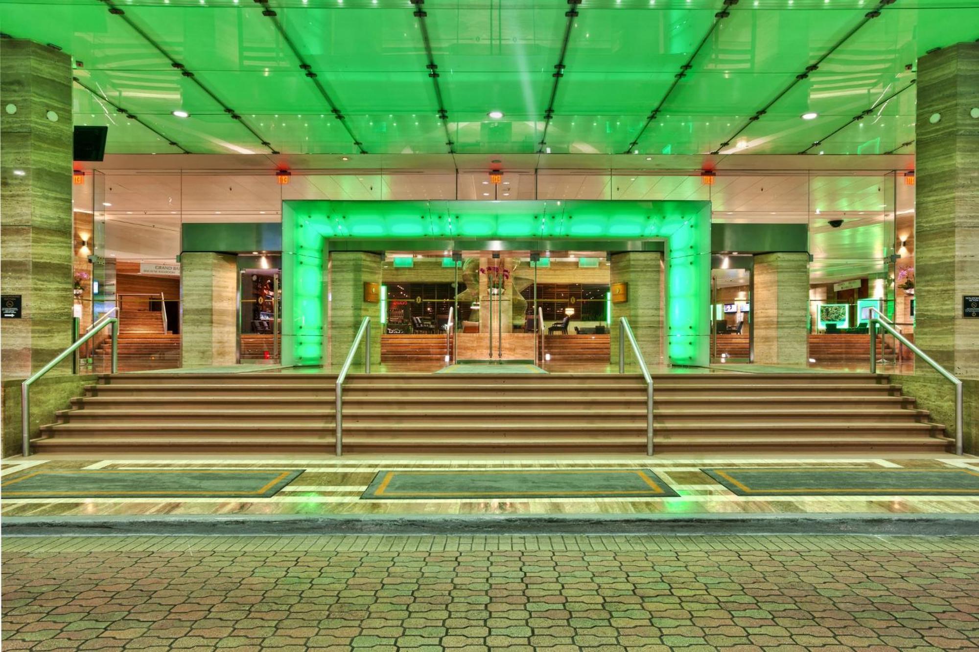 Intercontinental Miami By Ihg Hotel Exterior photo The entrance of the hotel